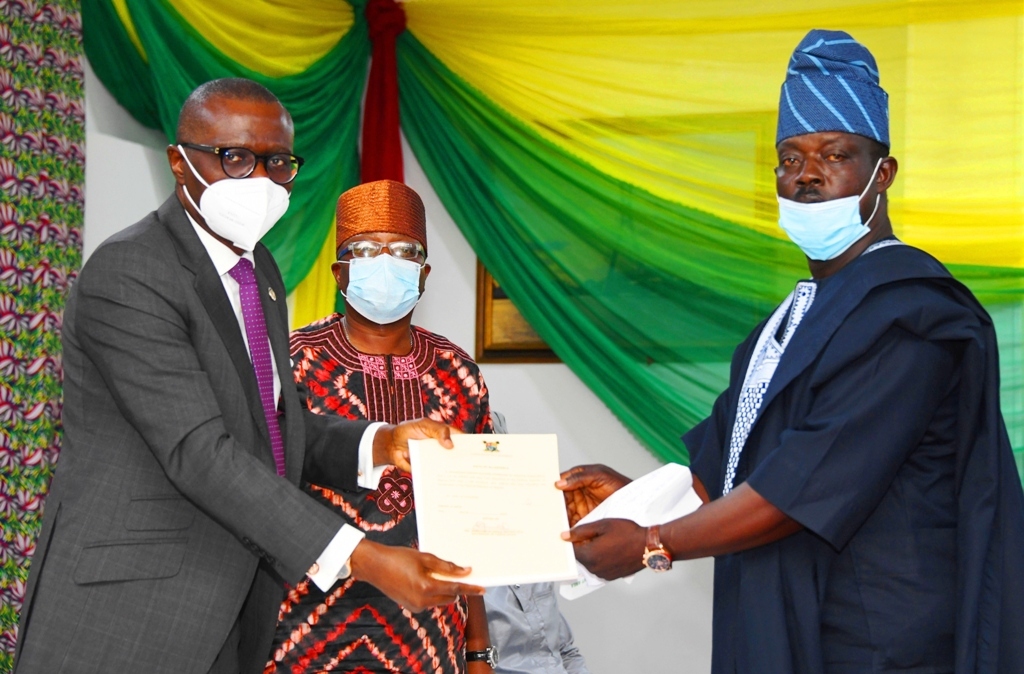 SANWO-OLU SWEARS IN AGUNBIADE AS NEW ETI-OSA EAST LCDA CHAIRMAN